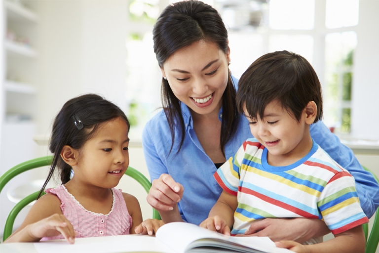 Một điều quan không kém khi dạy tiếng Anh cho trẻ mẫu giáo, đó là chuẩn ngay từ đầu (Nguồn: Dream Sky)