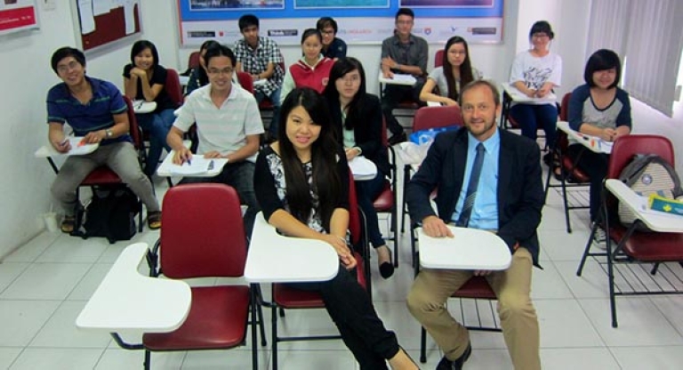 Học viên ArrowEnglish trong buổi tư vấn du học với Đại học QUT (Nguồn: set)