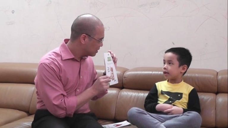 Tại sao tráo thẻ Flashcard lại quan trọng với bé?