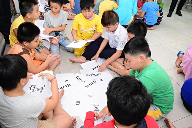 Một lớp vừa học vừa hoạt động ngoại khoá