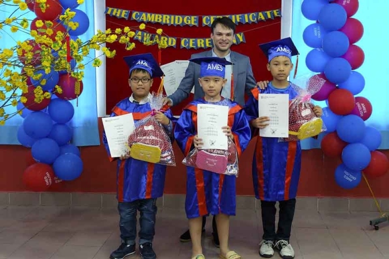 Cận cảnh lớp học tại Trung tâm Anh Ngữ EZ learning