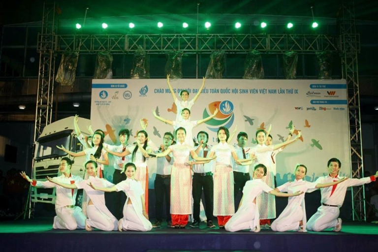 Chương trình văn nghệ đuọc đầu tư với quy mô lớn