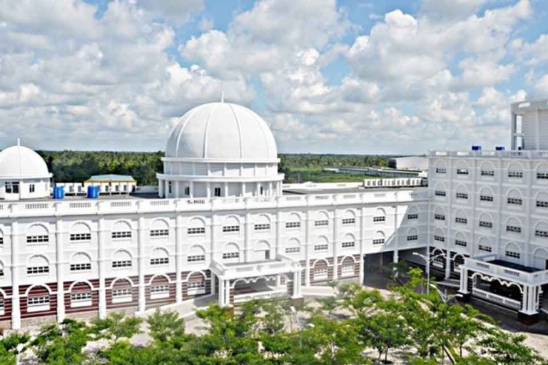 Sài Gòn có RMIT, miền Tây có Võ Trường Toản