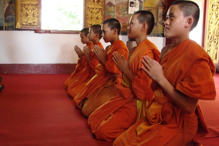 Từ vựng tiếng Anh về tôn giáo và tín ngưỡng