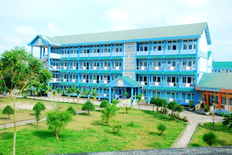 Khuôn viên kí túc xá Đại học Quảng Nam (Nguồn: Đại học Quảng Nam)