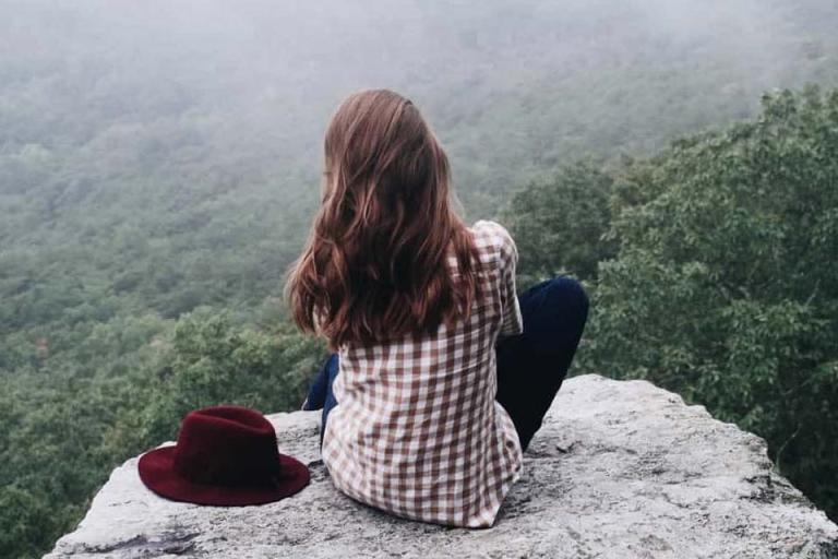 Chỉ là, có những ngày muốn lặng im ngắm nhìn thế giới... (Nguồn: lifehack)