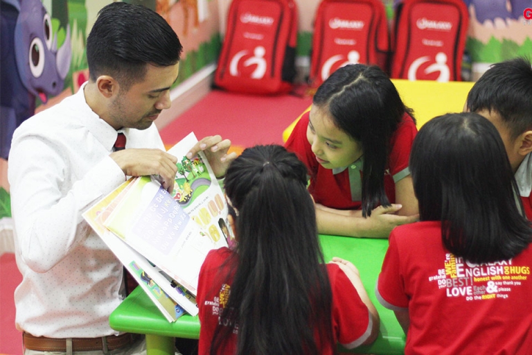 Học viên và giáo viên giao tiếp nhiều hơn với nhau
