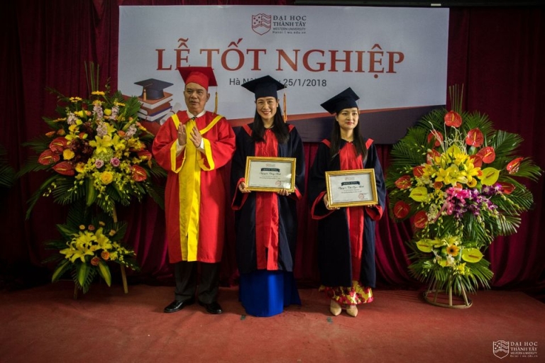 Lế tốt nghiệp của sinh viên Đại học Thành Tây