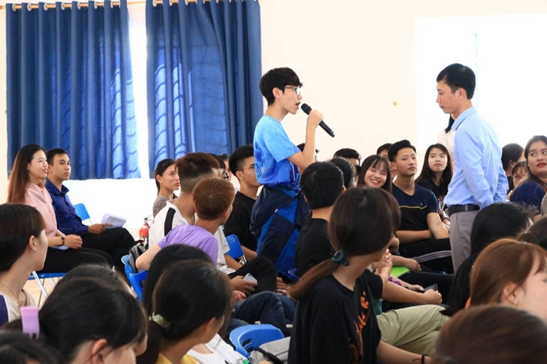 Buổi tọa đàm với sinh viên tại Đại học Nguyễn Trãi (Nguồn: NTU)