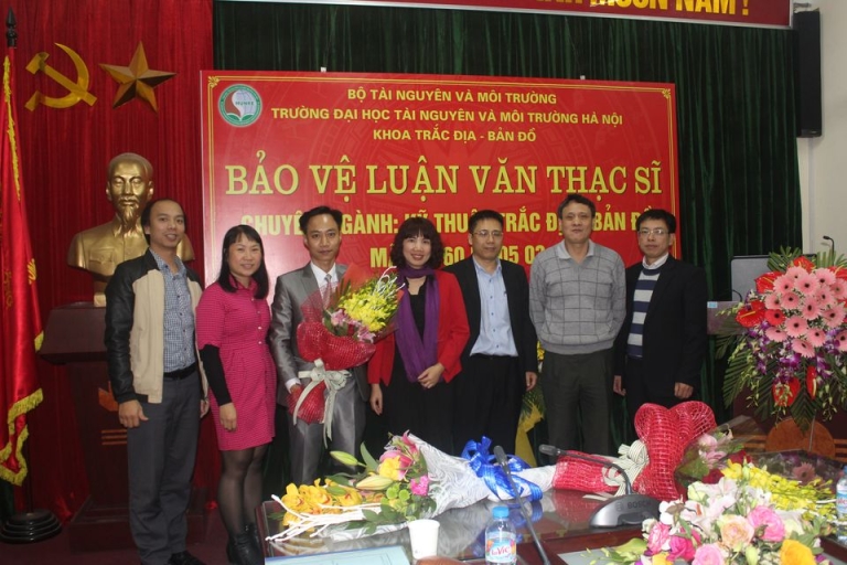 Lễ bảo vệ luận văn thạc sĩ chuyên ngành Kỹ thuật trắc địa – bản đồ (Nguồn: Trường Đại học Tài nguyên và Môi trường Hà Nội)