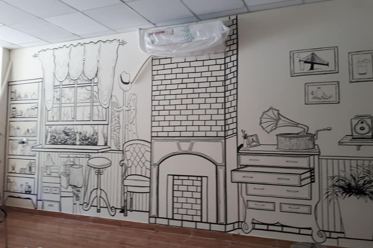 Trang trí bức tường trong một quán trà sữa tại quận 9