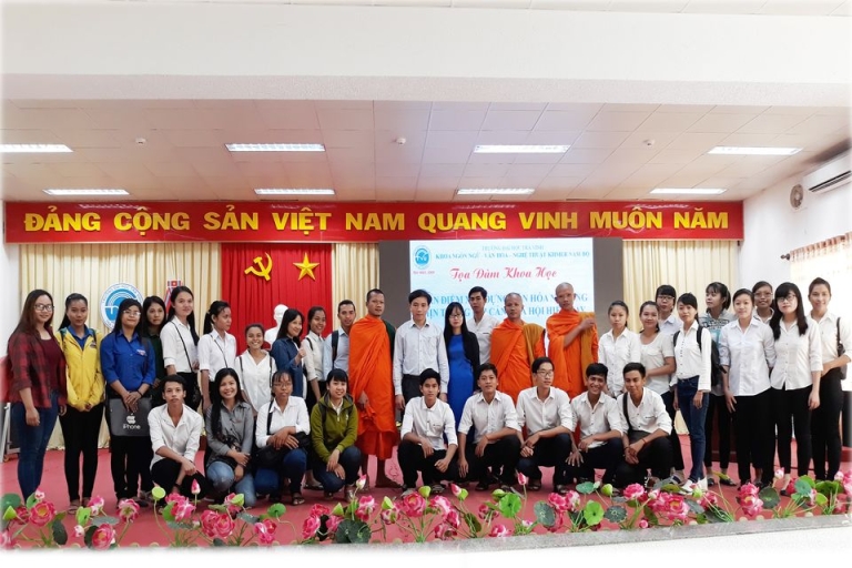 Giảng viên, sinh viên Khoa Ngôn ngữ - Văn hóa - Nghệ thuật Khmer Nam Bộ