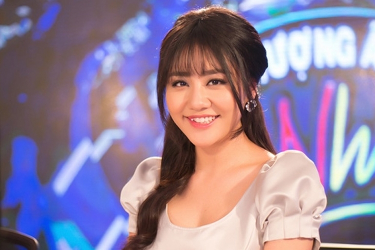 Cô thí sinh năm nào giờ đây tự tin ngồi ghế nóng chương trình Vietnam Idol (Nguồn: giadinh)