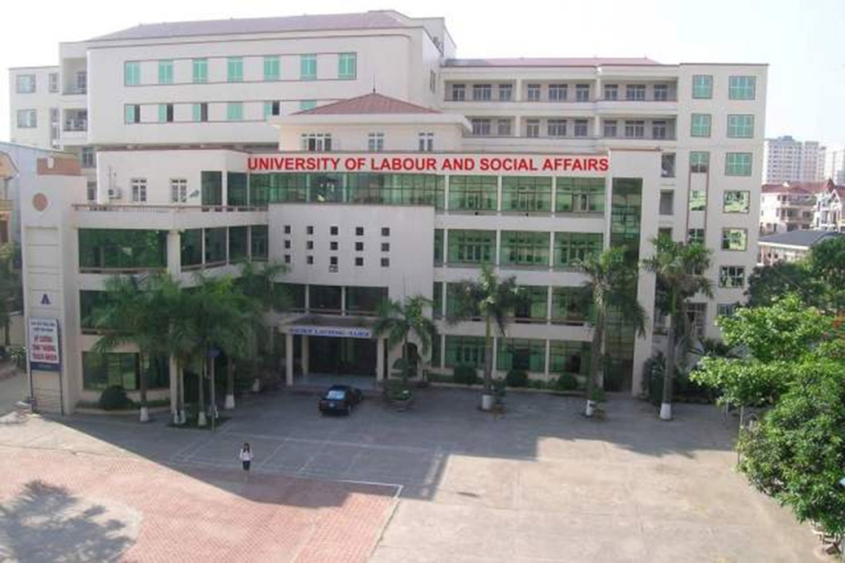 dai-hoc-lao-dong-xa-hoi-1