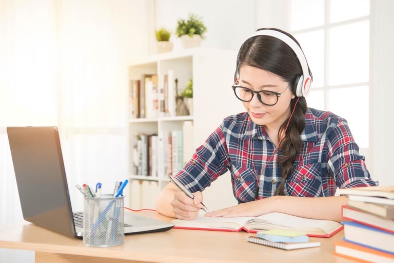 học kỹ năng thuyết trình ở đâu