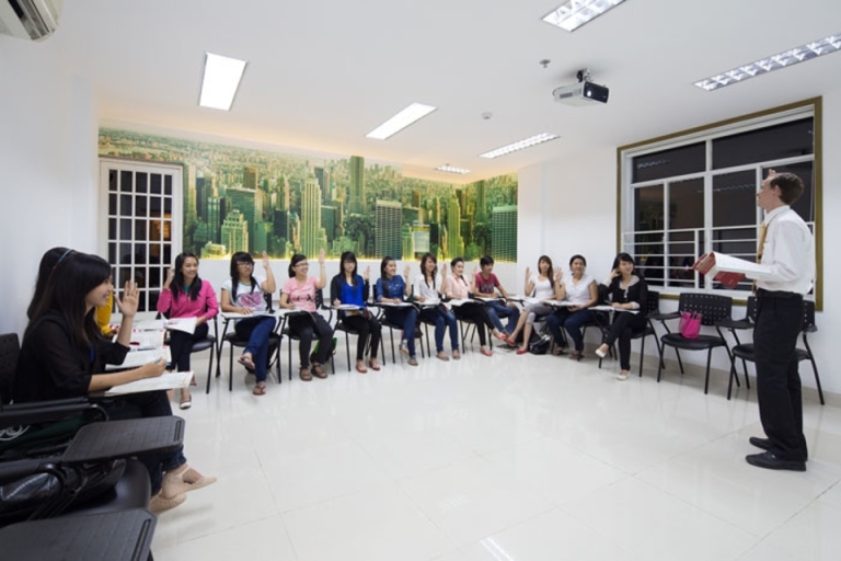 Một giờ học của các học viên tại trung tâm Ngoại ngữ Á Mỹ