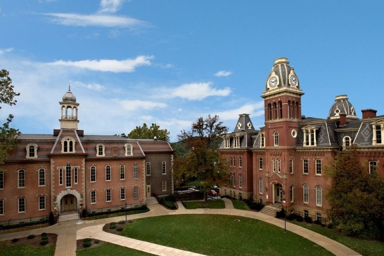Một góc trường Đại học Virginia (Nguồn: Glassdoor)