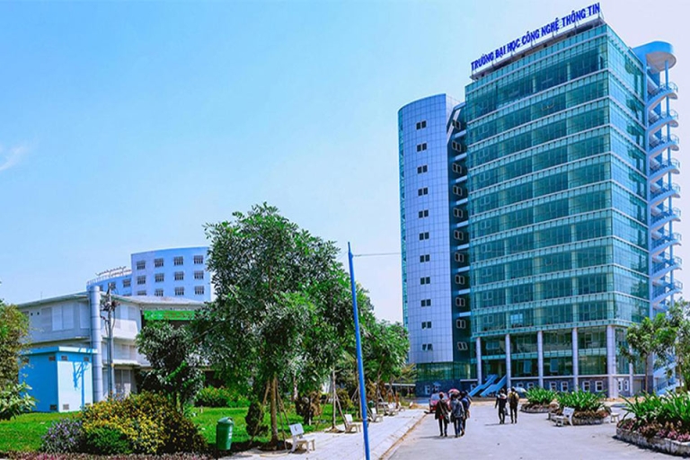 Đại học Công nghệ Thông tin sở hữu khuôn viên rộng và thoáng mát (Nguồn: sinhvienspace)
