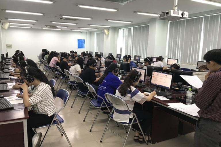 Một kỳ thi VNU - EPT vào ngày 21/7/2018 tại trường Đại học Luật (Nguồn: etcvnu)
