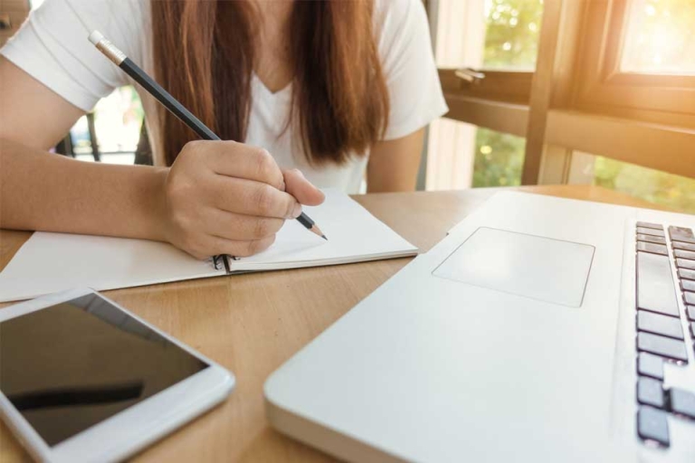 Note lại những từ trên đây để học dần nhé! (Nguồn: Pexels)