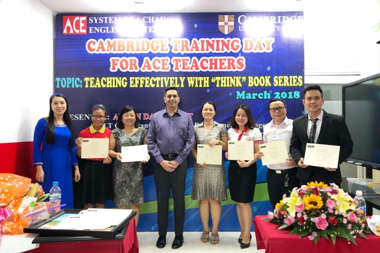 Đội ngũ giáo viên tại ACE được tuyển chọn và đào tạo khá kỹ lưỡng