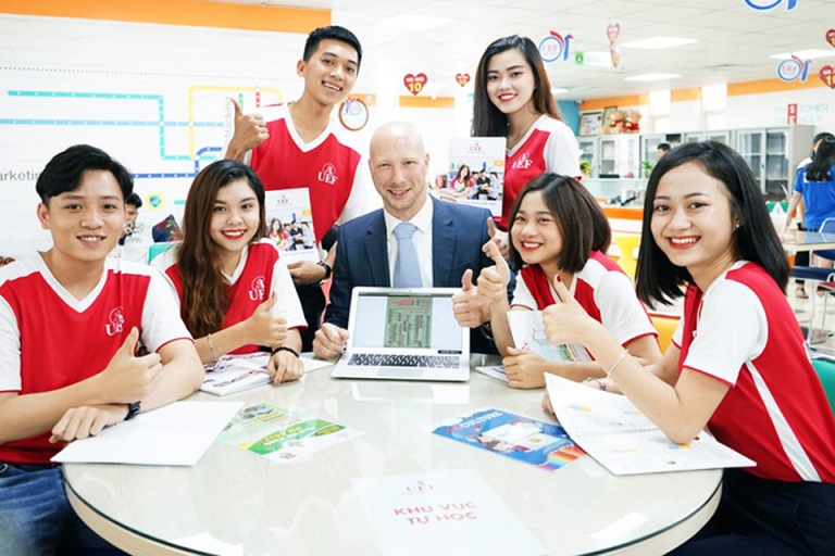 Chương trình đào tạo tiên tiến giúp sinh viên trang bị kiến thức, kỹ năng đầy đủ về ngành Kinh doanh Quốc tế (Nguồn: UEF)