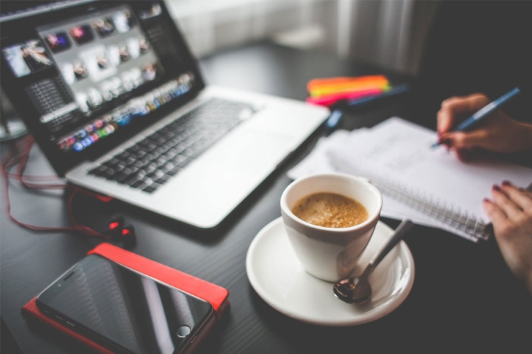 Writing đánh giá khả năng tư duy phản biện và trình bày quan điểm một cách mạch lạc của thí sinh