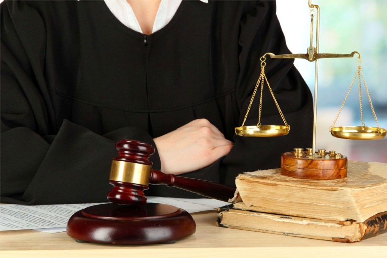 Các ngành luật nói chung sẽ là những lựa chọn lý tưởng cho các học sinh ban D (Nguồn: Luật Việt Nam)