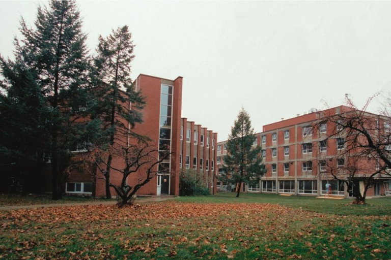 Các trường dự bị đại học ở Canada