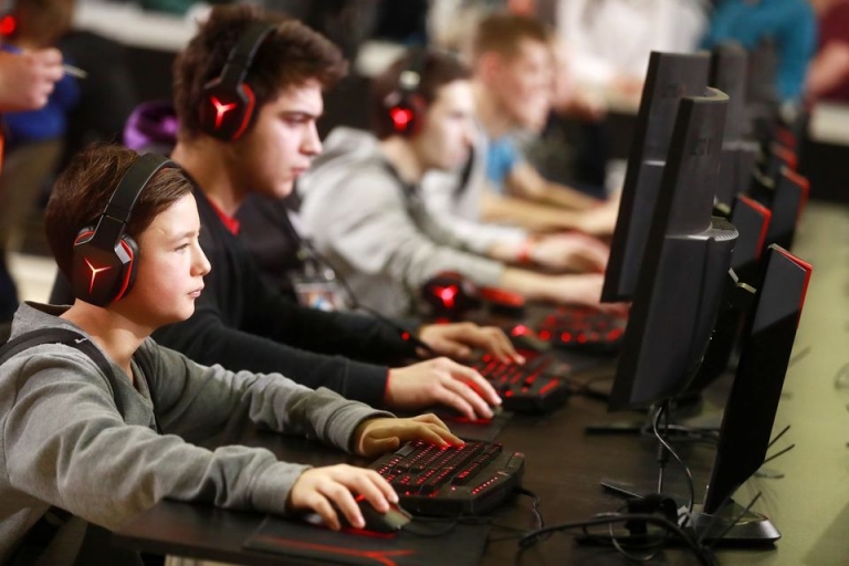 Ai nói mê game chẳng biết làm gì...