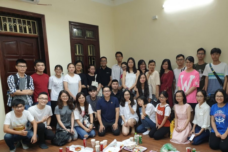 Thầy Bách cũng rất hay tổ chức những buổi gặp mặt offline nho nhỏ để cộng đồng luyện thi IELTS của mình được dịp gần nhau hơn