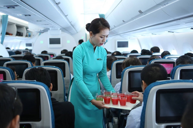 Ngoại hình, sức khỏe, tiếng Anh là những yếu tố cần để trở thành tiếp viên hàng không nhưng chưa đủ