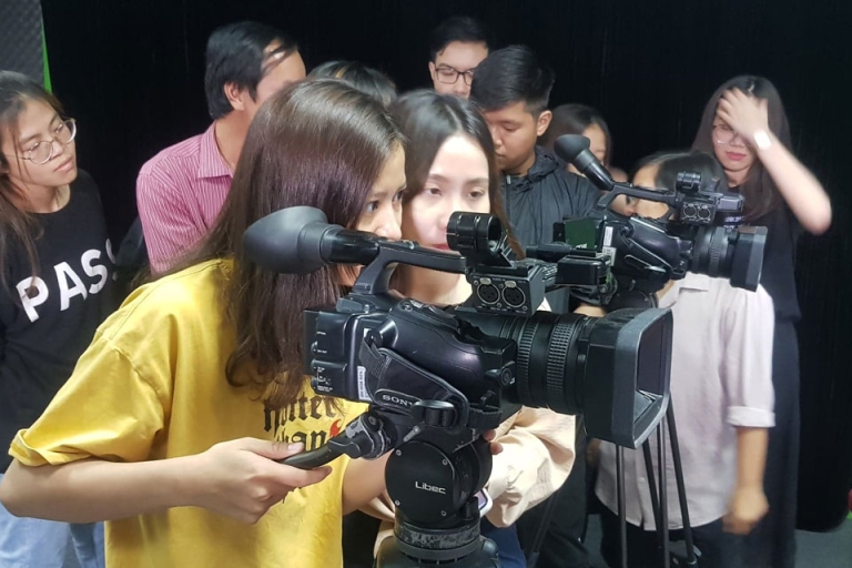 Sinh viên luôn được hỗ trợ tối đa thiết bị để thực hành (Nguồn: Facebook - Quản trị công nghệ truyền thông)