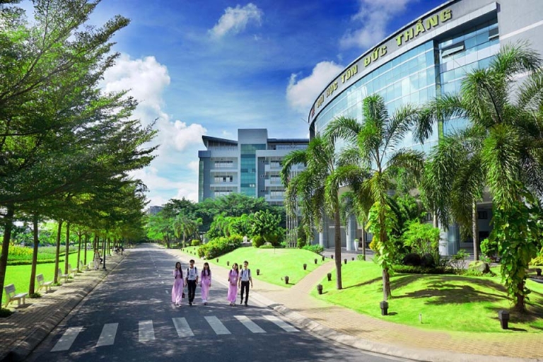 Tôn Đức Thắng - Ngôi trường đẹp không góc chết