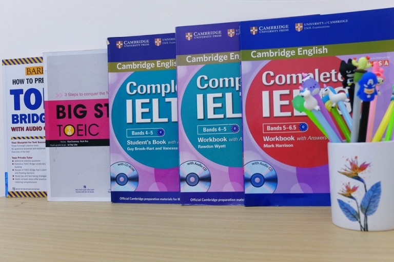 Bộ giáo trình với phiên bản mới nhất được trung tâm sử dụng trong các lớp luyện thi IELTS (Nguồn: Facebook - Elite International)