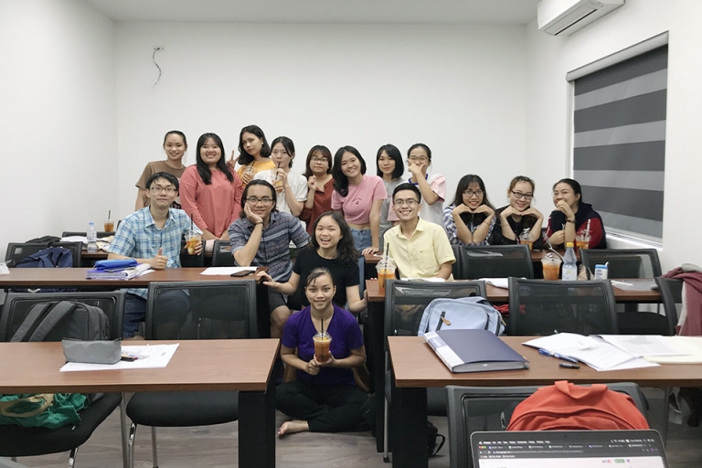 Đánh giá từ cựu học viên là một trong những yếu tố đáng tin cậy để đánh giá chất lượng trung tâm ngoại ngữ