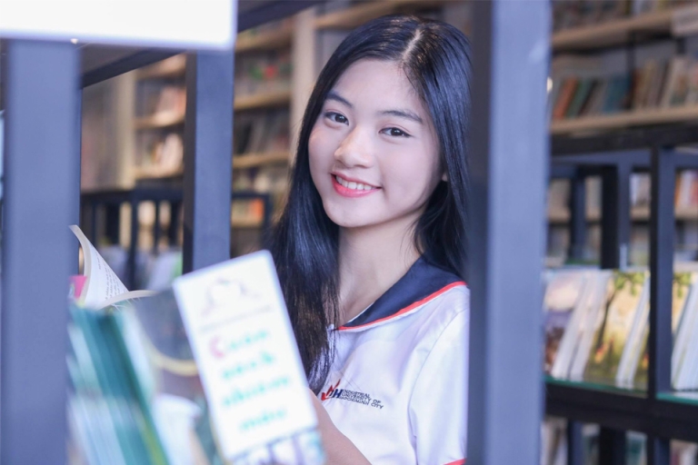 Thư viện Đại học Công nghiệp còn là không gian sống ảo lý tưởng của các bạn sinh viên