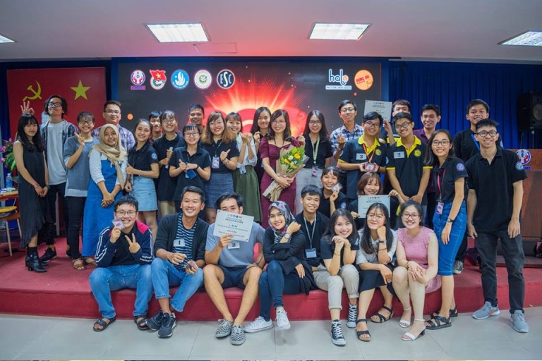 Khi tham gia câu lạc bộ tiếng Anh, các bạn còn được giao lưu với bạn bè quóc tế (Nguồn: CLB tiếng Anh ESC)