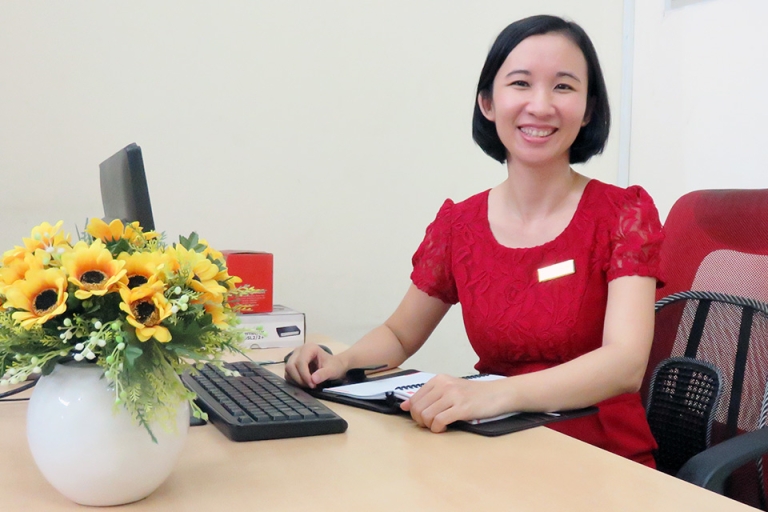 Cô Nguyễn Hồng Thư, nhà sáng lập và điều hành REDBOOK (Nguồn: nhatnguduhocredbook)