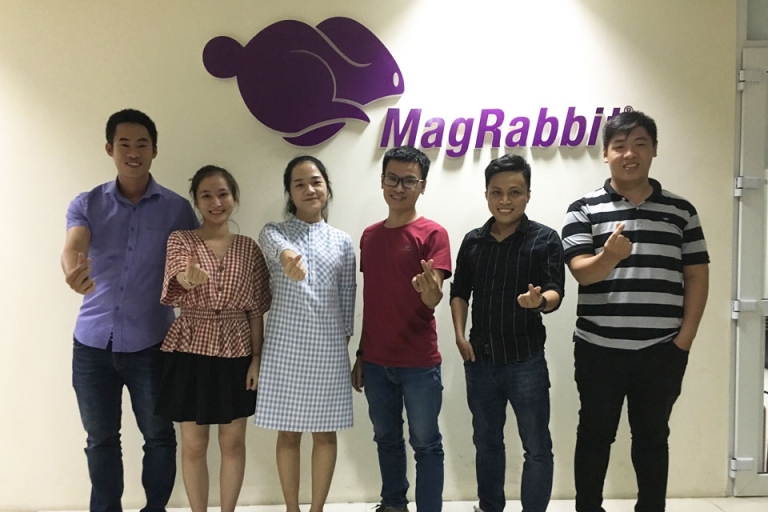 Giáo viên tại Sunshine còn đến các doanh nghiệp địa phương để đào tạo tiếng Anh giao tiếp