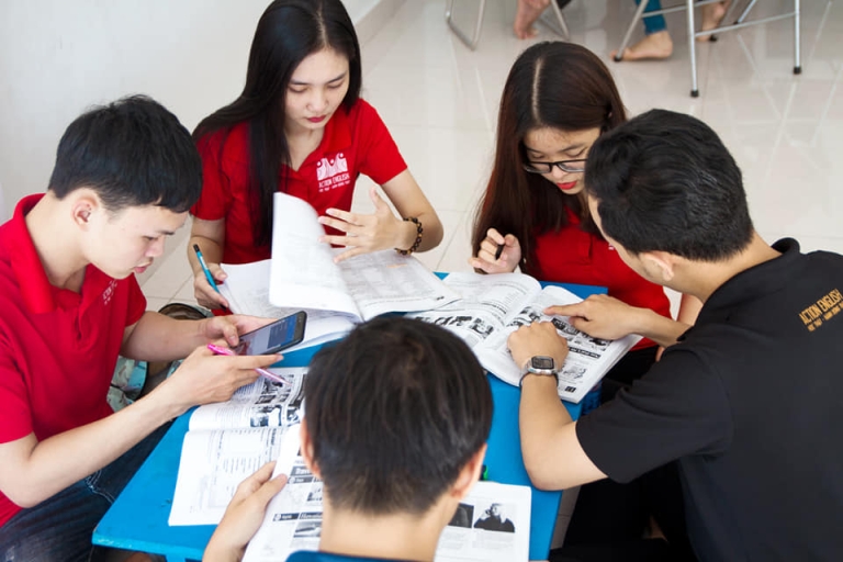 Trung tâm có nhóm hỗ trợ ôn bài cho học viên