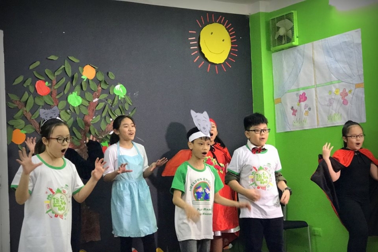 Chương trình tiếng Anh thiếu nhi tại Anh ngữ Shelton phát triển kỹ năng về tư duy phản biện, thuyết trình qua các hoạt động diễn kịch (Nguồn: Shelton English Vietnam)