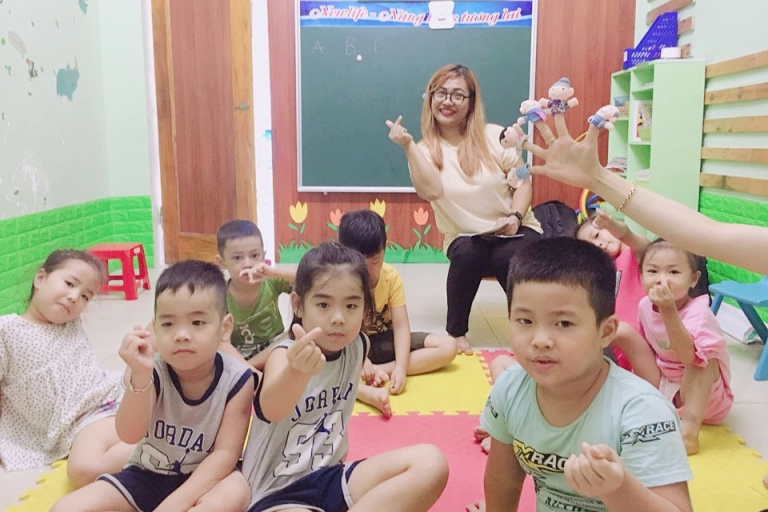 Với khẩu hiệu Nâng bước tương lai, Newlife cung cấp các lớp học phù hợp cho trẻ em từ 3 tuổi trở lên (Nguồn: Facebook – Trung tâm Ngoại ngữ Newlife)