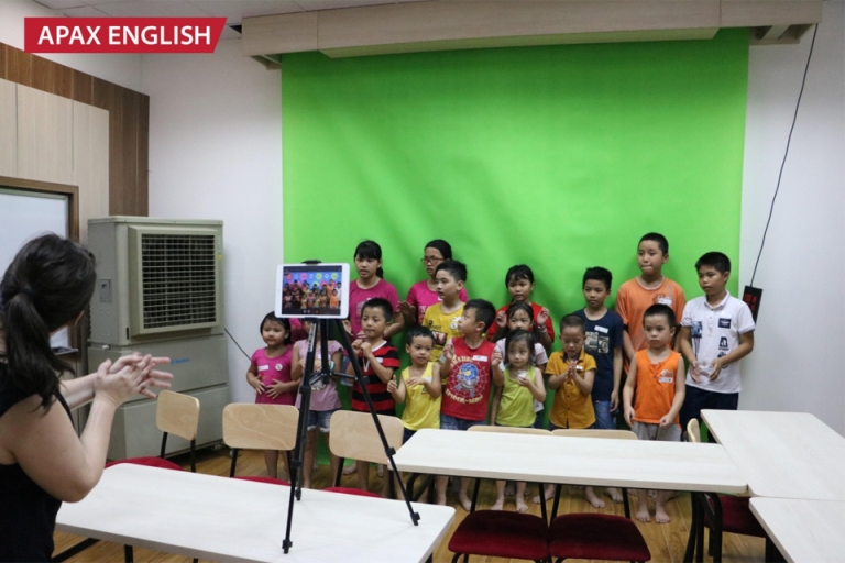 Mô hình trường quay thu nhỏ Apax Studio 