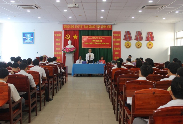 Hội nghị tại Cao đẳng Giao thông vận tải 3 với 3 Huân chương Lao động trường đã vinh dự được nhận (Nguồn: Trường cao đẳng GTVT TW III)