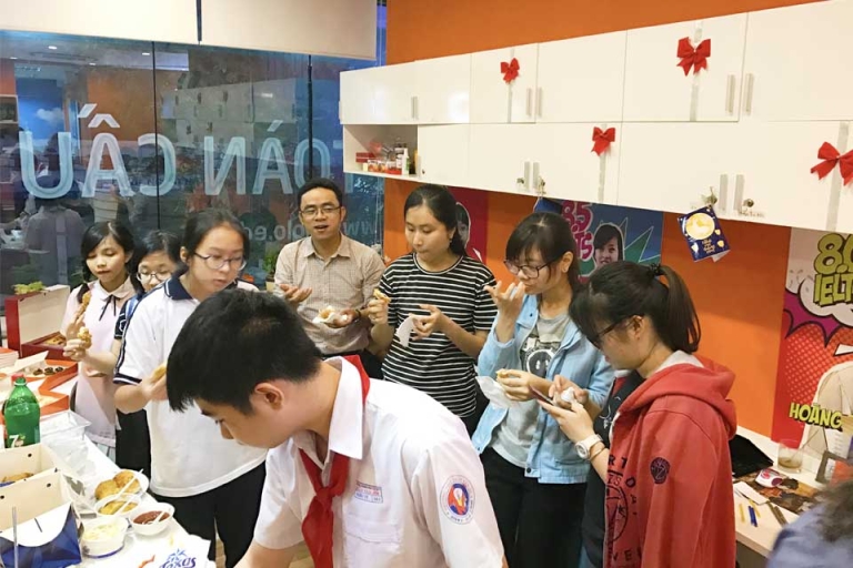 Những buổi sinh hoạt ngoài giờ ấm cúng tại trung tâm