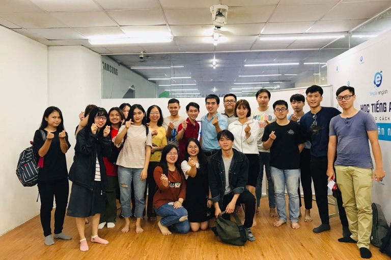 Học giao tiếp tại Simple English, bạn sẽ được rèn luyện cả 4 kỹ năng Anh ngữ và trang bị thêm khả năng tự học