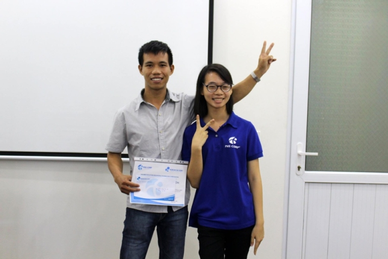 Cuối mỗi khóa học, học viên sẽ được nhận giấy chứng nhận do chính trung tâm cấp