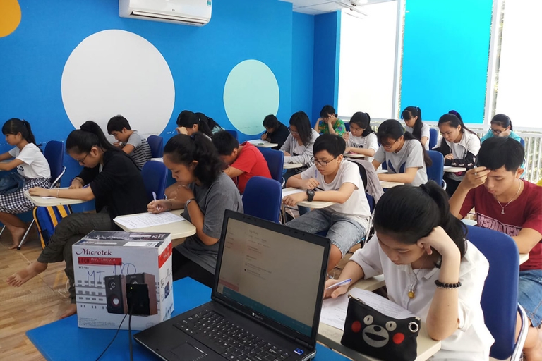Không gian học tập hiện đại và thoáng đãng dành cho học viên tại trung tâm Ngoại ngữ Sunflower (Nguồn: Facebook – Trung tâm Ngoại ngữ Sunflower)