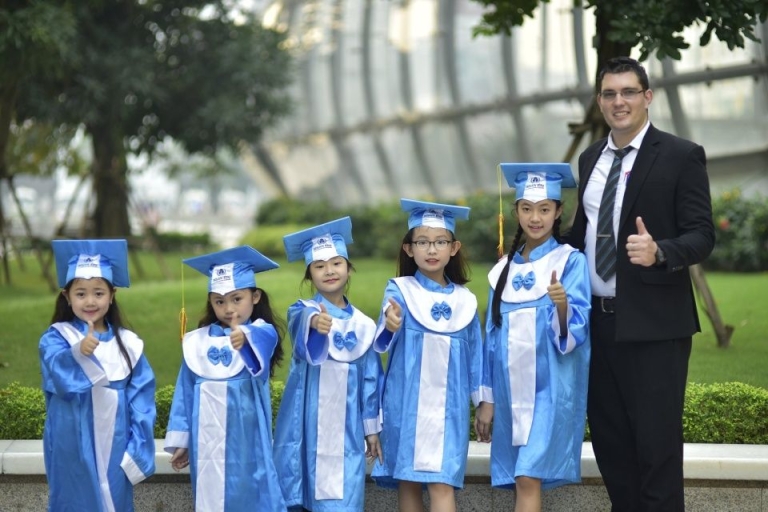 Discovery English sẽ đem lại cho bé những giờ học thú vị giúp các em tiếp thu kiến thức một cách tự nhiên